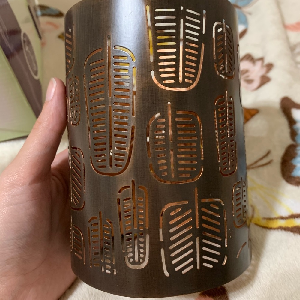 Retired Scentsy Warmer Wrap in “Tribal Trees”